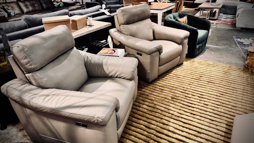 Natuzzi Editions Giulivo Power Recliner $1999 Each