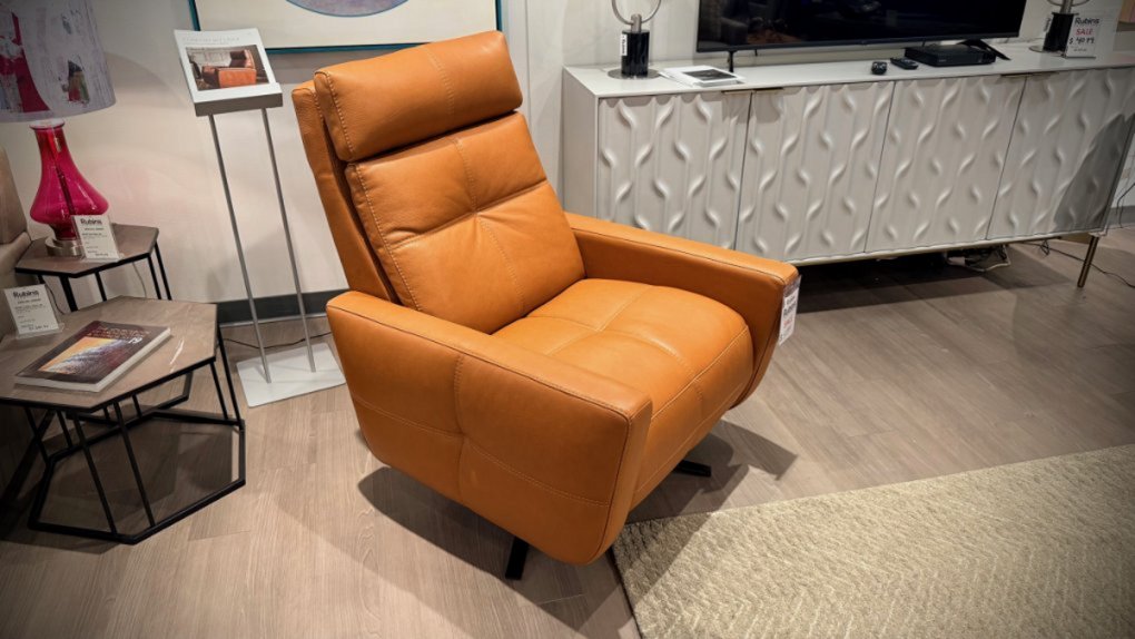 American Leather Rainer Comfort Solace Power Recliner Floor Model $3999