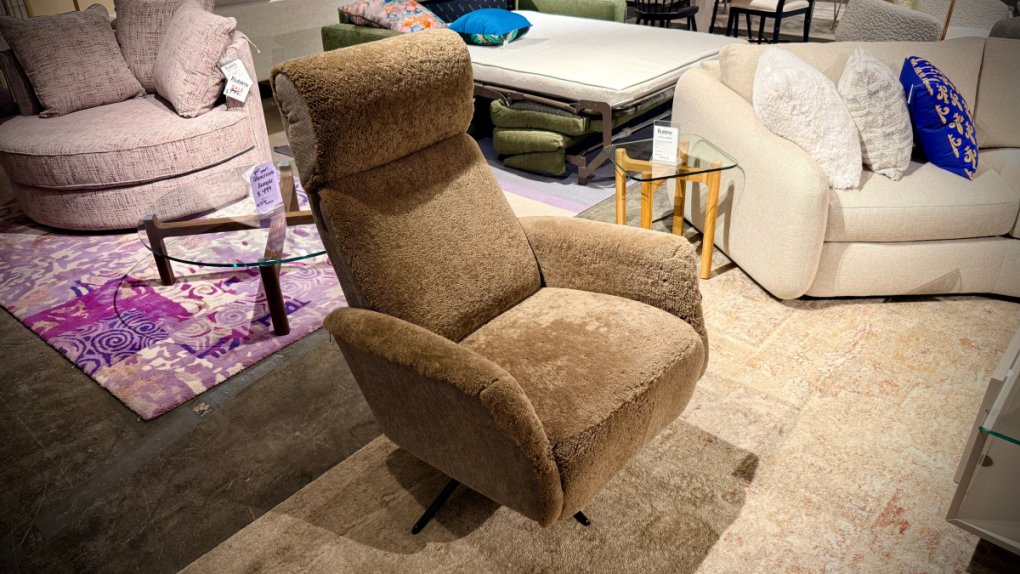 Hjort Knudsen 8077 Sheepskin Recliner $1599