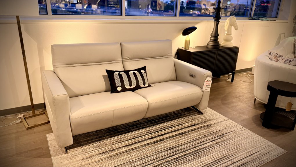 Planum Tutti II Motion Sofa $7999