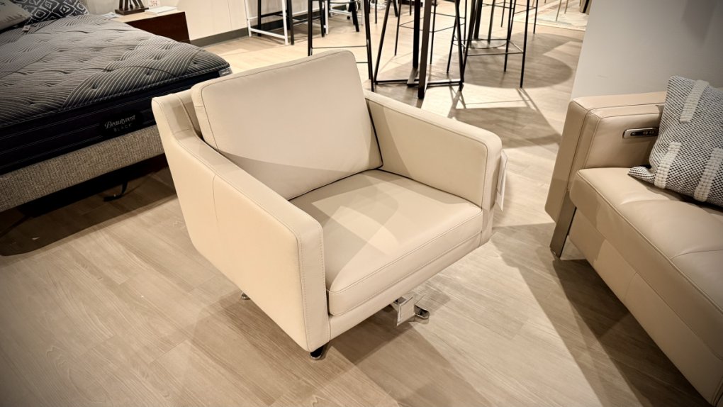 Planum Mazara I Swivel Chair $1899