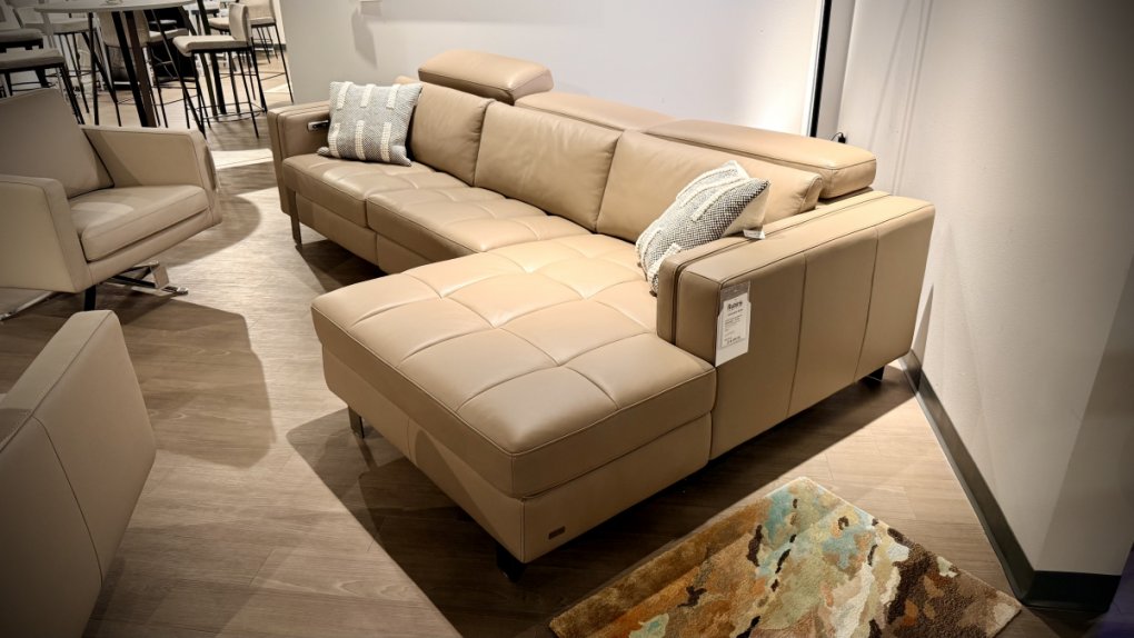 Planum Vici II Power Sectional $9999