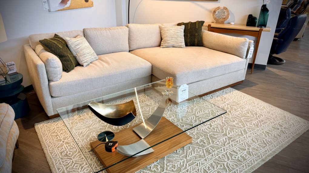 Younger Salem Sectional